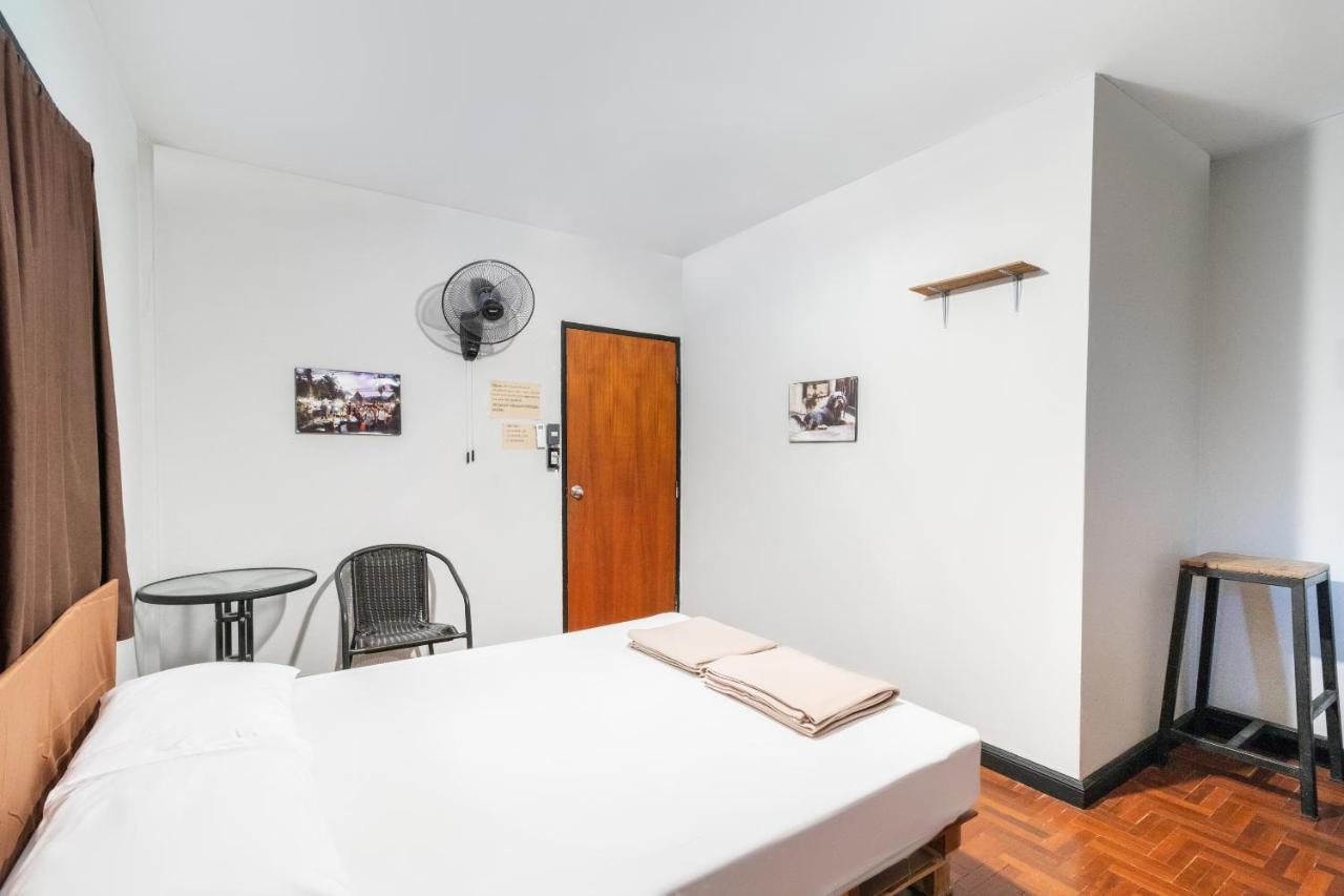 Oyo 677 Le Loftel Hostel Чиангмай Экстерьер фото